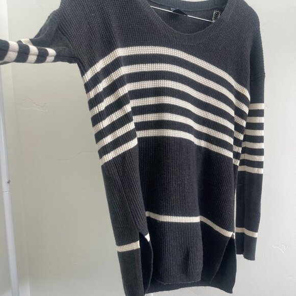 Gap Women's Waffle Knit Sweater - Grey White Striped - Picture 3 of 4